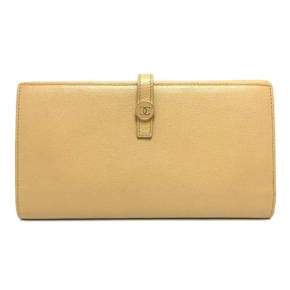 CHANEL Authentic Cream Leather Wallet